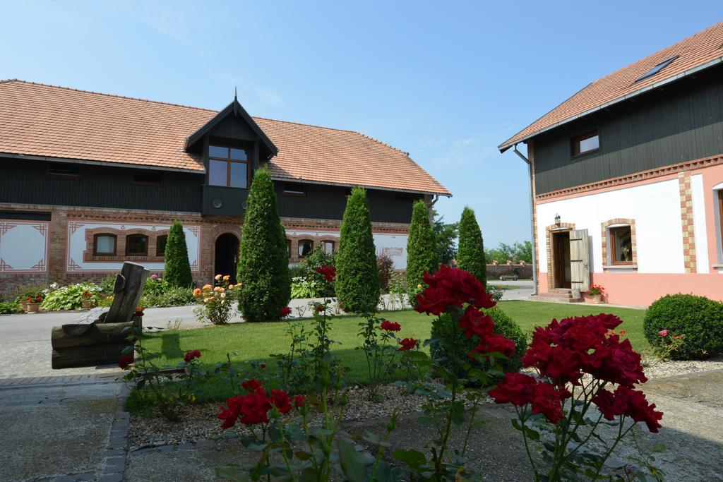 Schwabenhaus Hotel Sandra ภายนอก รูปภาพ